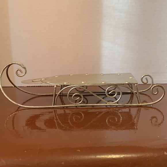 2 Sleighs - Picture 2 of 5